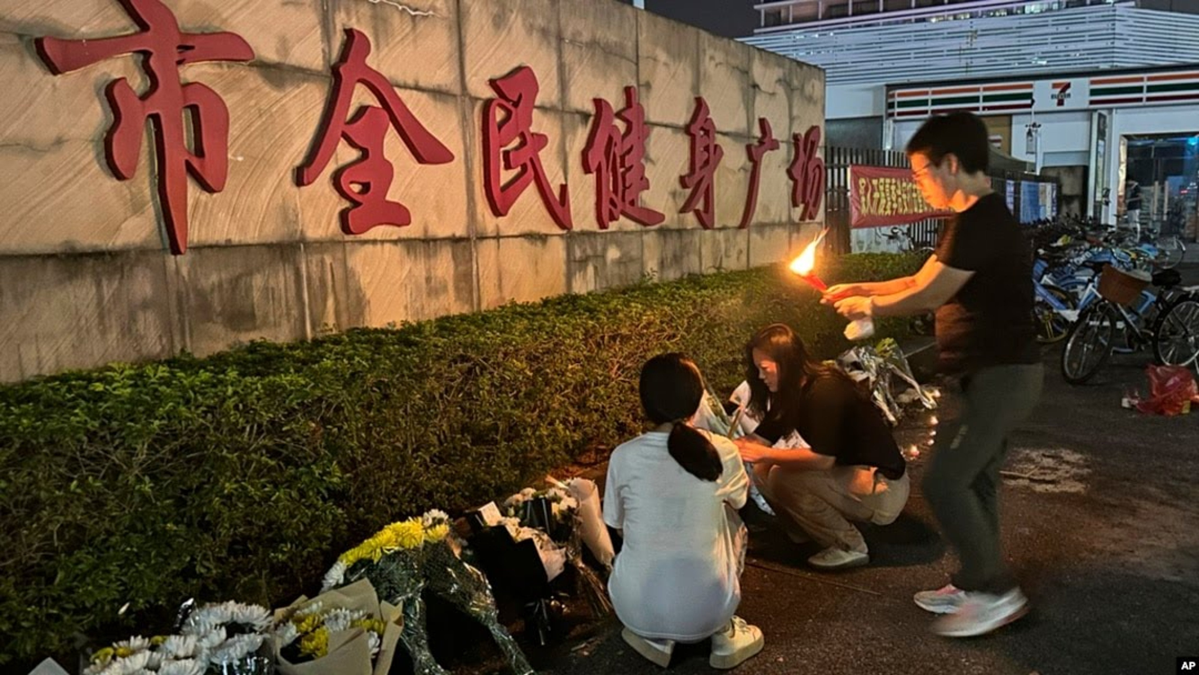 Information Clampdown Follows Series of Pedestrian-Car Incidents in China, Sparking Public Outcry